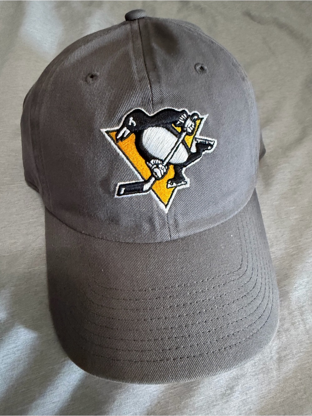 Pittsburgh Penguins men’s gray 47 brand hat